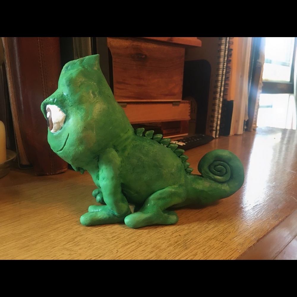 Pascal Figure (Tangled) - Picture 2 of 2